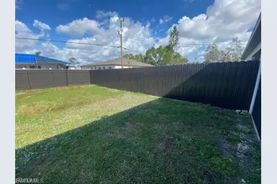 117 SE 13th St, Cape Coral, FL 33990 - Photo 5