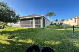 1819 SW 39th Terrace, Cape Coral, FL 33914 - Photo 31