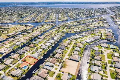 4918 Sorrento Ct, Cape Coral, FL 33904 - Photo 5