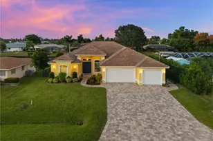 211 SE 37th Ln, Cape Coral, FL 33904 - Photo 49