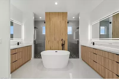 820 NW 9th St, Cape Coral, FL 33993 - Photo 15