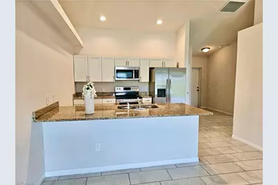 545 SE 4th Ter, Cape Coral, FL 33990 - Photo 5