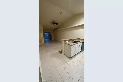 1035 Andalusia Blvd, Cape Coral, FL 33909 - Photo 7