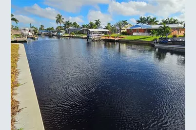 849 Montclaire Ct, Cape Coral, FL 33904 - Photo 7