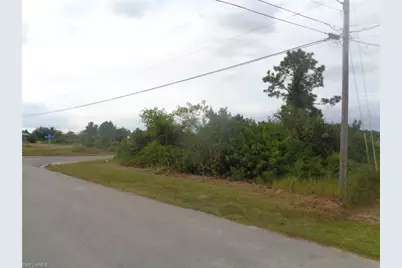 2516 31st St SW, Lehigh Acres, FL 33976 - Photo 9