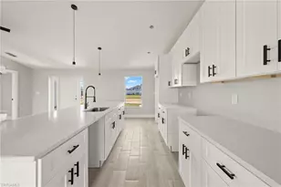 1425 NE 44th St, Cape Coral, FL 33909 - Photo 5