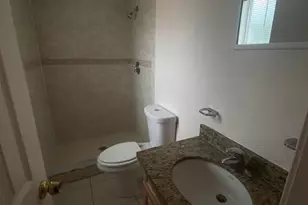 12648 Kenwood Ln, Fort Myers, FL 33907 - Photo 11