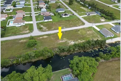 818 NE 32nd Ln, Cape Coral, FL 33909 - Photo 19