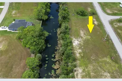 818 NE 32nd Ln, Cape Coral, FL 33909 - Photo 15