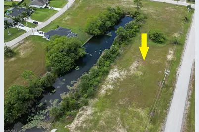 818 NE 32nd Ln, Cape Coral, FL 33909 - Photo 13