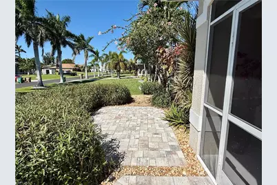 3805 SW 20th Pl, Cape Coral, FL 33914 - Photo 5