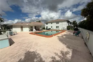 215 SE 15th Pl, Cape Coral, FL 33990 - Photo 5