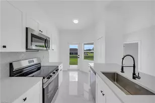 4675/4677 Golfview Blvd, Lehigh Acres, FL 33973 - Photo 7