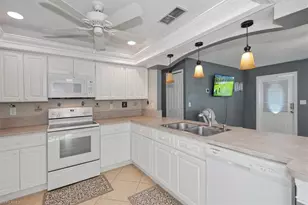 31 NE 10th Ave, Cape Coral, FL 33909 - Photo 9