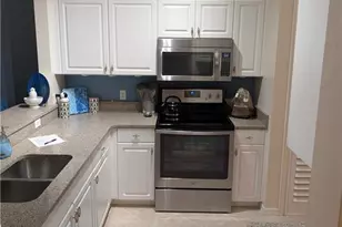 19460 Cromwell Ct, Fort Myers, FL 33912 - Photo 5