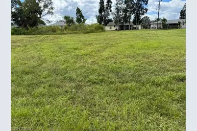 2116 NE 25th Ter, Cape Coral, FL 33909 - Photo 3