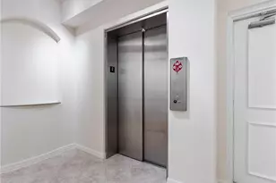 10060 Lake Cove Dr, Fort Myers, FL 33908 - Photo 3