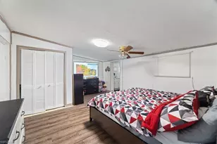 298 Lakeview Dr, North Fort Myers, FL 33917 - Photo 17