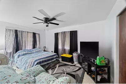 298 Lakeview Dr, North Fort Myers, FL 33917 - Photo 15