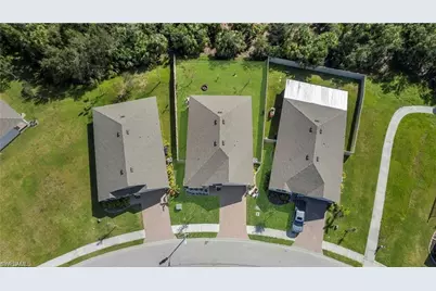 8880 Cascade Price Cir, North Fort Myers, FL 33917 - Photo 5