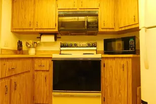 904 SE 18th St, Cape Coral, FL 33990 - Photo 9