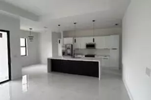 2610 NE 1st Pl, Cape Coral, FL 33909 - Photo 5