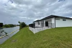 2610 NE 1st Pl, Cape Coral, FL 33909 - Photo 3