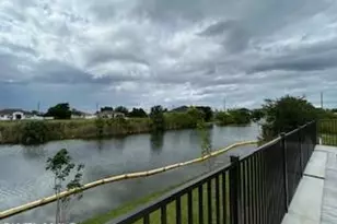 2610 NE 1st Pl, Cape Coral, FL 33909 - Photo 15