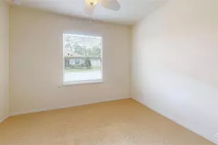 2571 Laurentina Ln, Cape Coral, FL 33909 - Photo 5