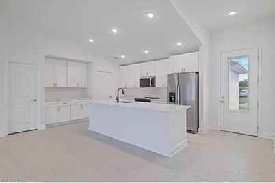 624 NW 17th Pl, Cape Coral, FL 33993 - Photo 3