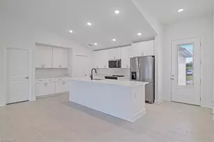 624 NW 17th Pl, Cape Coral, FL 33993 - Photo 3