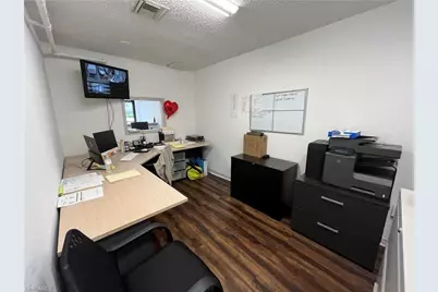 12155 Metro Pkwy #4, Fort Myers, FL 33966 - Photo 21