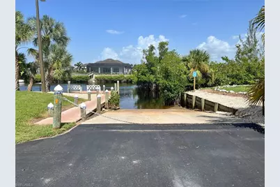 6156 Lake Front Dr, Fort Myers, FL 33908 - Photo 5