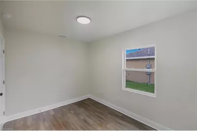 25 Cypress St, North Fort Myers, FL 33903 - Photo 19