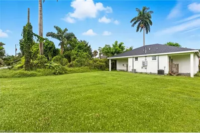 25 Cypress St, North Fort Myers, FL 33903 - Photo 25