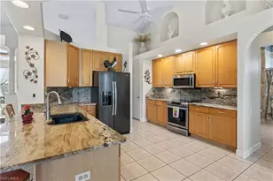 3201 SW 4th Ln, Cape Coral, FL 33991 - Photo 11