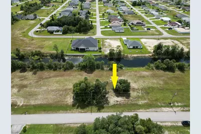 1428 NE 33rd St, Cape Coral, FL 33909 - Photo 9