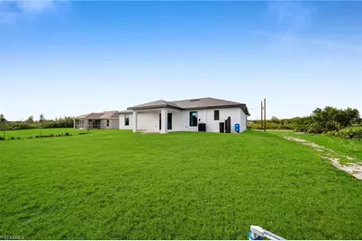 2711 67th St W, Lehigh Acres, FL 33971 - Photo 17