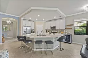 2149 Frangipani Cir, Naples, FL 34120 - Photo 5