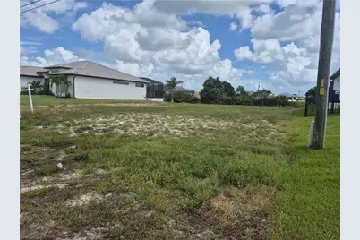 719 NW 39th Ave, Cape Coral, FL 33993 - Photo 9