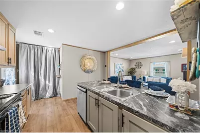 372 Santa Fe Trl, North Fort Myers, FL 33917 - Photo 9