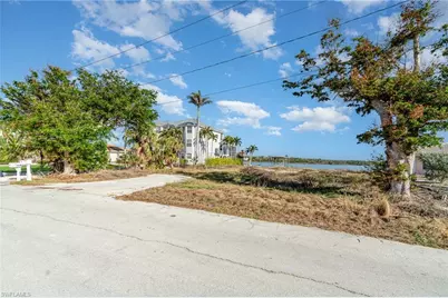 5636 Williams Dr, Fort Myers Beach, FL 33931 - Photo 15
