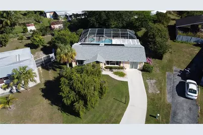 204 Stanford St, Lehigh Acres, FL 33936 - Photo 5