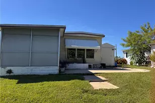 89 Sun Cir, Fort Myers, FL 33905 - Photo 3