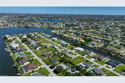 1306 SW 4th Pl, Cape Coral, FL 33991 - Photo 35