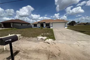 1417 NE 4th Pl, Cape Coral, FL 33909 - Photo 5