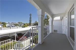 876 Gulf Pavilion Dr, Naples, FL 34108 - Photo 3