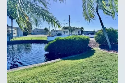 5563 Sir Walter Way, North Fort Myers, FL 33917 - Photo 9