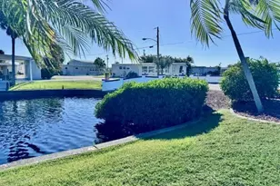 5563 Sir Walter Way, North Fort Myers, FL 33917 - Photo 9