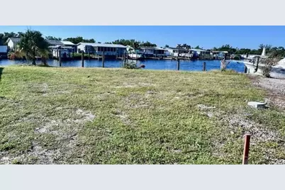 5563 Sir Walter Way, North Fort Myers, FL 33917 - Photo 7